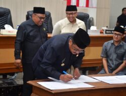 KETUA DPRD APRESIASI SINERGI EKSEKUTIF-LEGISLATIF USAI SEPAKATI DUA RAPERDA STRATEGIS