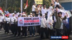 10 Ribu Massa Kepung DPRD Kota Sukabumi, Pasang Badan Kawal Program MBG: “Jangan Bakar Kelambunya!”