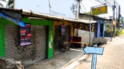 Diduga Jual Barang Haram, Warung di Cicurug Didemo dan Disegel Warga, Tukang Jamu Kena Sasaran