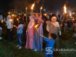 Sambut 1 Muharam 1448 H, Ratusan Warga Cibadak Sukabumi Tumpah Ruah Gelar Pawai Obor