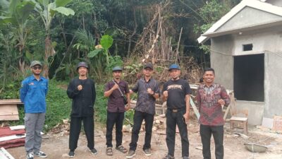 Bedah Rumah Janda Lansia di Jampangkulon Masuki Hari ke-22, Disperkim Apresiasi Gotong Royong Pengusaha dan Warga