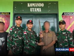 Bikin Bangga Sukabumi, Satgas Pamtas Yonarmed 13/Nanggala Terima Senjata Api Rakitan dari Tokoh Adat Perbatasan