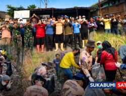 Tetesan Keringat dan Tangan-Tangan Tangguh: Saat Pejabat Hingga Warga Cidahu Menyatu Menyapu ‘Monster Sampah’ Jelang Musim Hujan