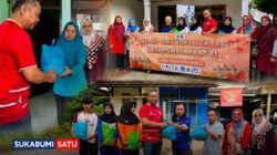 Sentuh Hati Warga Lansia, Aksi ‘SMANDAK Berbagi’ Warnai Kemeriahan Milad SMAN 1 Cibadak