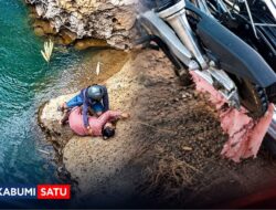 Gamis Tersangkut Rantai, Seorang Ibu Jatuh ke Sungai Cikarang Setinggi 30 Meter