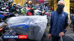 Abu Vulkanik Anak Krakatau Bikin Warga Pasar Cibadak Kaget, Motor dan Teras Dipenuhi Debu