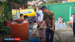 Kado HUT ke-36, Perumda Tirta Jaya Mandiri Pasok 4.000 Liter Air Bersih untuk Bantu Warga Sekarwangi