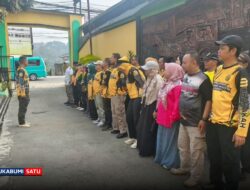 Jalan Santai 4 Kilometer, Forkopimcam Cibadak Sisir Infrastruktur hingga Pungut Sampah di Permukiman
