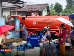 Kemarau Belum Pergi Sepenuhnya, 8 Ribu Jiwa di Salagombong Sukabumi Bergantung pada Bantuan Air
